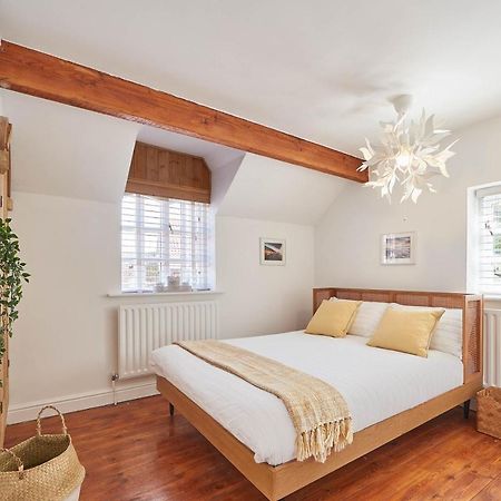 Host & Stay - Abbey View Cottage Уитби Екстериор снимка