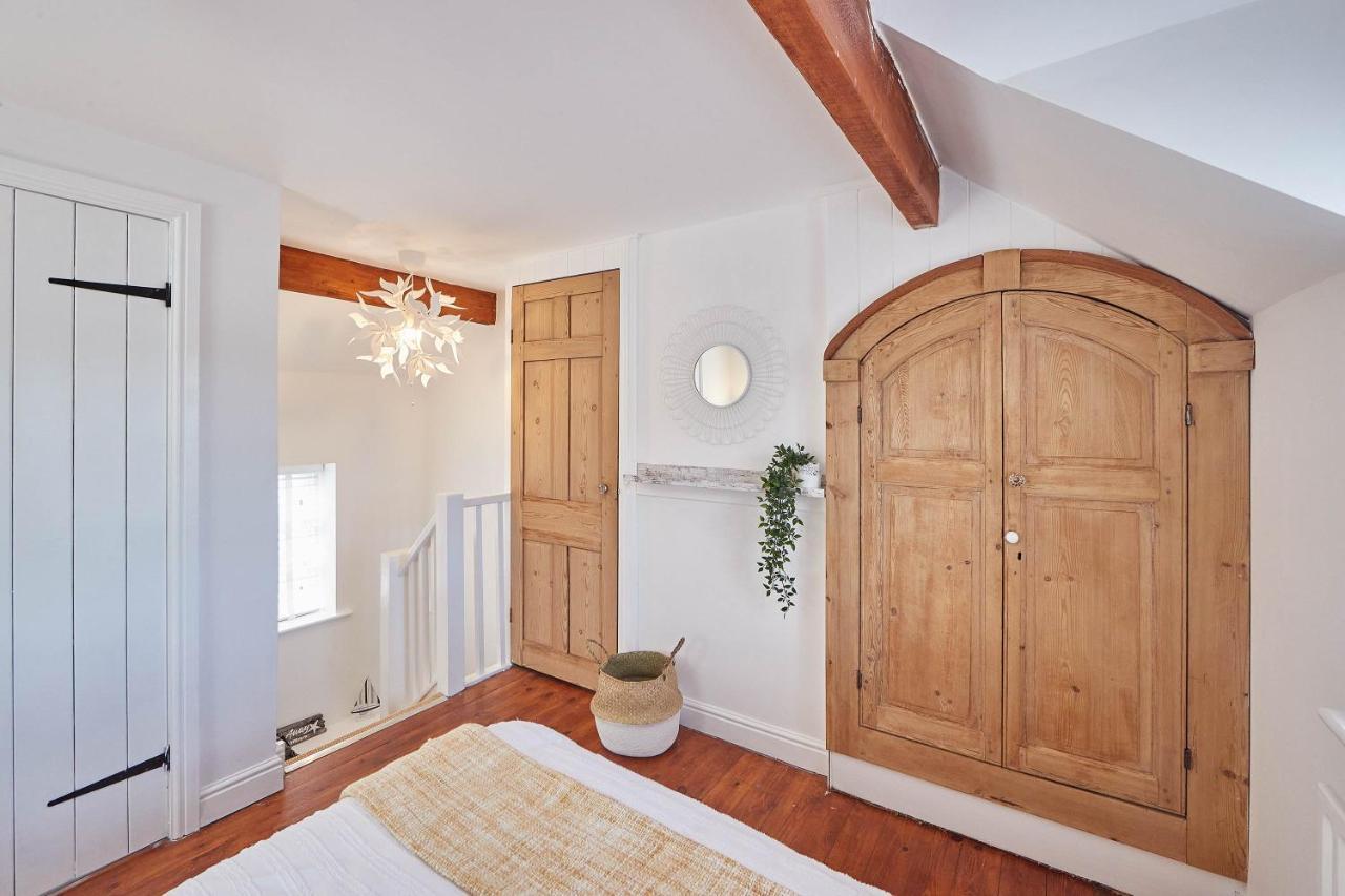 Host & Stay - Abbey View Cottage Уитби Екстериор снимка